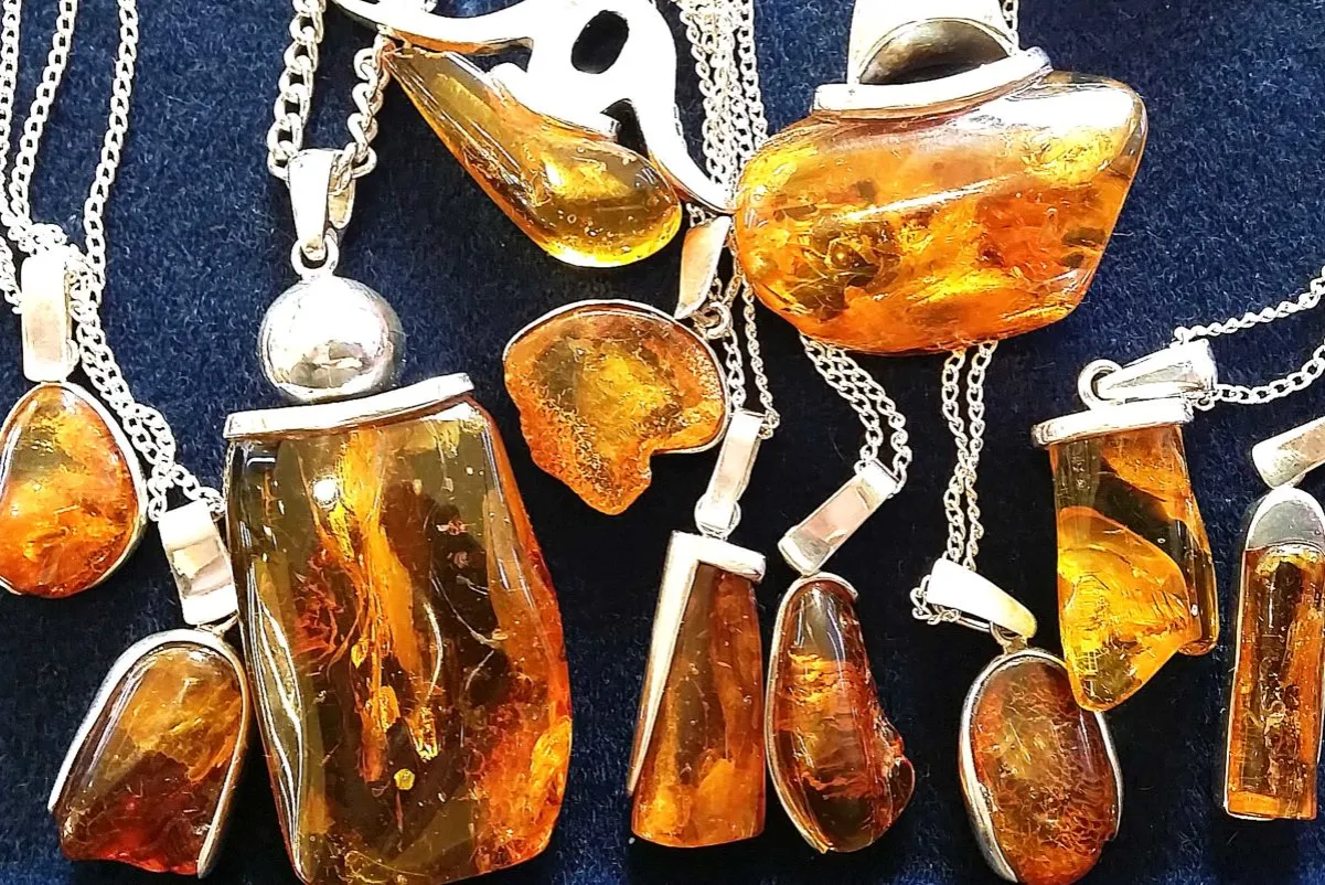 biżuteria srebrna z bursztynem, wymagająca pielęgnacja