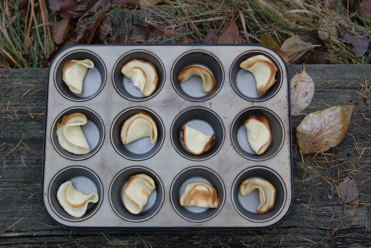 przygotowanie karteczek z wr&oacute;żbami do ciasteczek