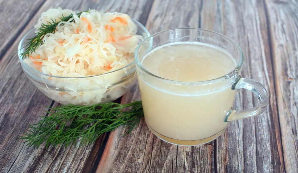 sok z kiszonej kapusty szklanka