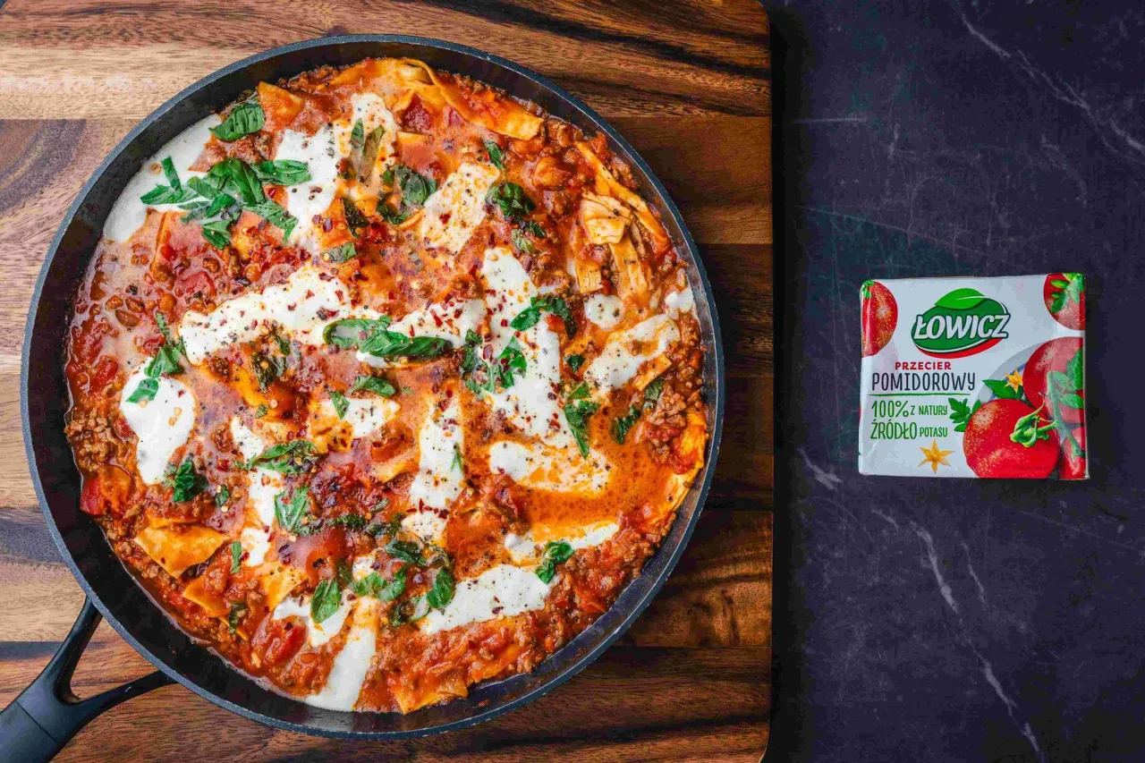 Lasagne z surowymi płatami makaronu