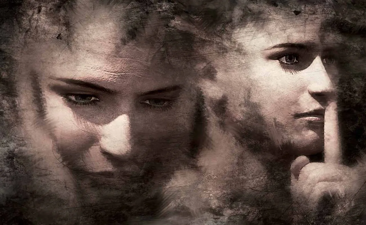 dorosła osoba przytłoczona bodźcami, dorosły z nadwrażliwością sensoryczną