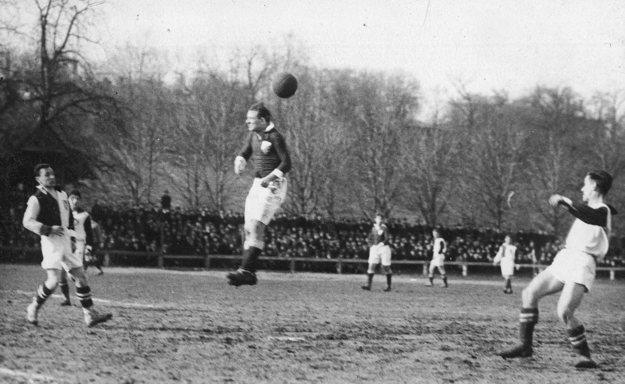 piłka nożna historia początki