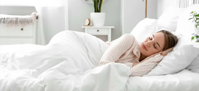 Osoba śpiąca i zdrowo jedząca