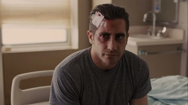 Jake Gyllenhaal jako detektyw Loki w filmie Labirynt