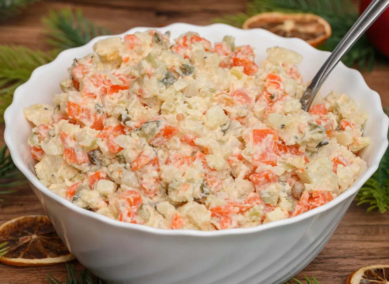 błędy w przygotowaniu sałatki jarzynowej, higiena w kuchni sałatka