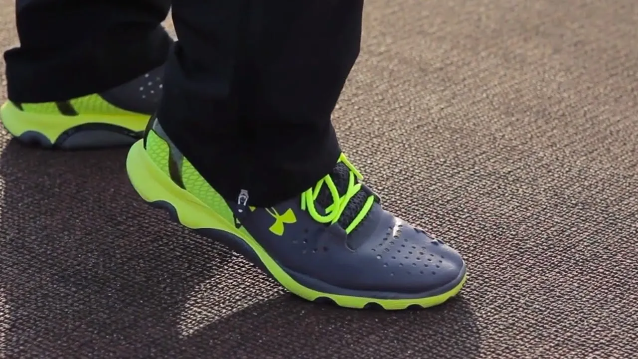 Biegacz na śr&oacute;dstopiu technika