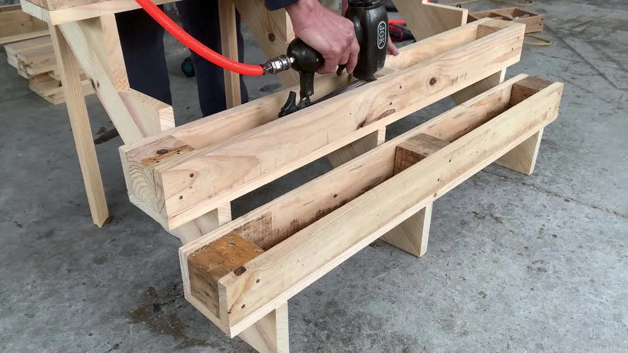 Narzędzia do budowy schodów z palet