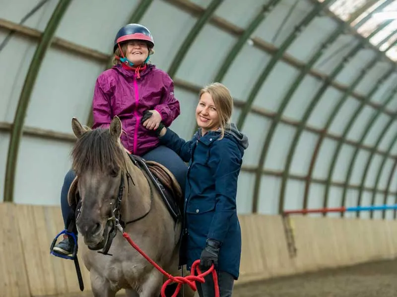 hipoterapia dzieci koń