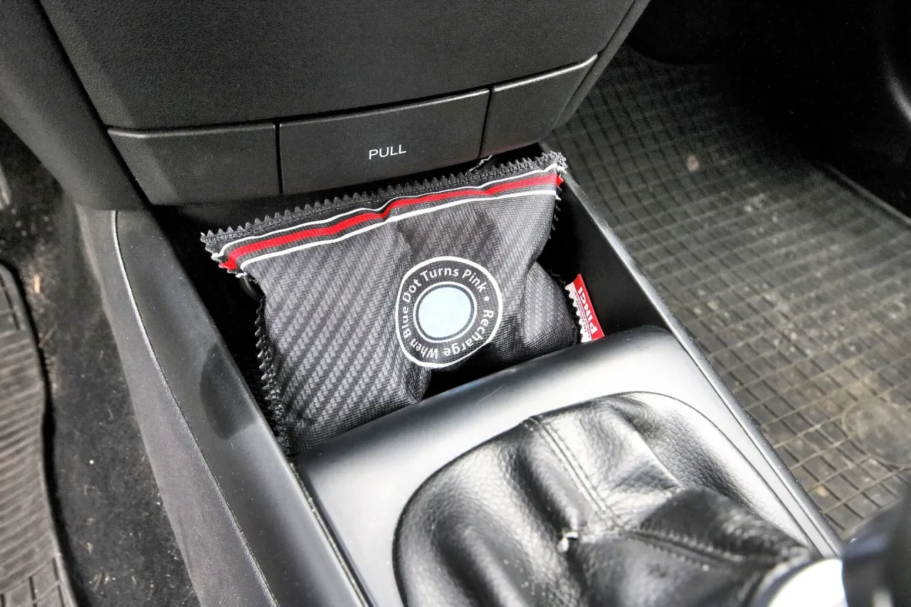 Pochłaniacz wilgoci do samochodu