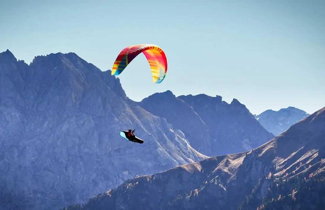 paralotnie nad Górą Żar