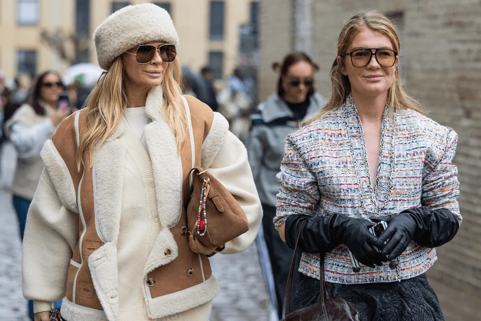 karmelowy płaszcz czapka beanie beret futerko stylizacje