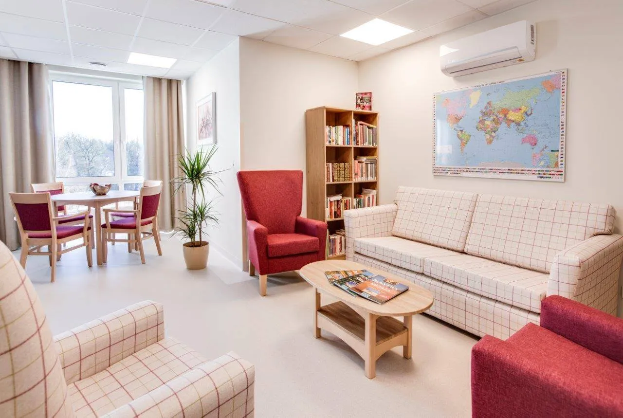 opieka nad seniorami Rezydencja Dąbrówka