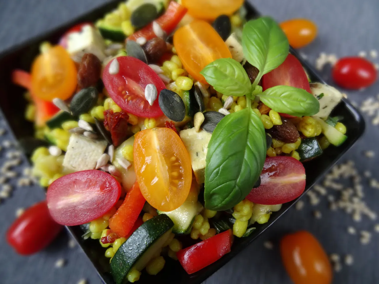 sałatka z pęczakiem i warzywami