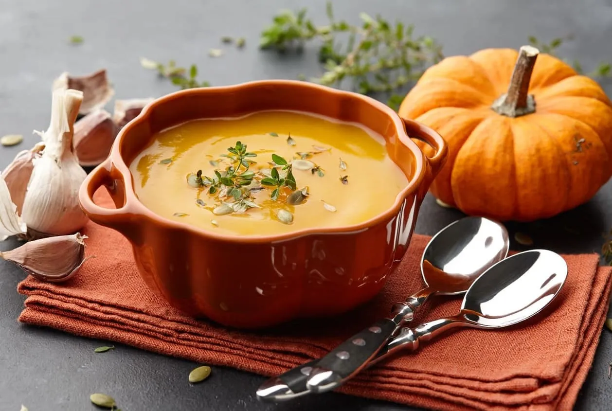 różne rodzaje zupy dyniowej