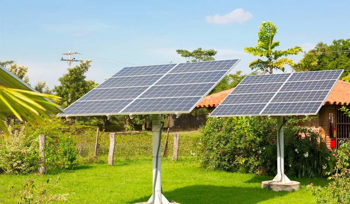 Panele fotowoltaiczne na działce rekreacyjnej