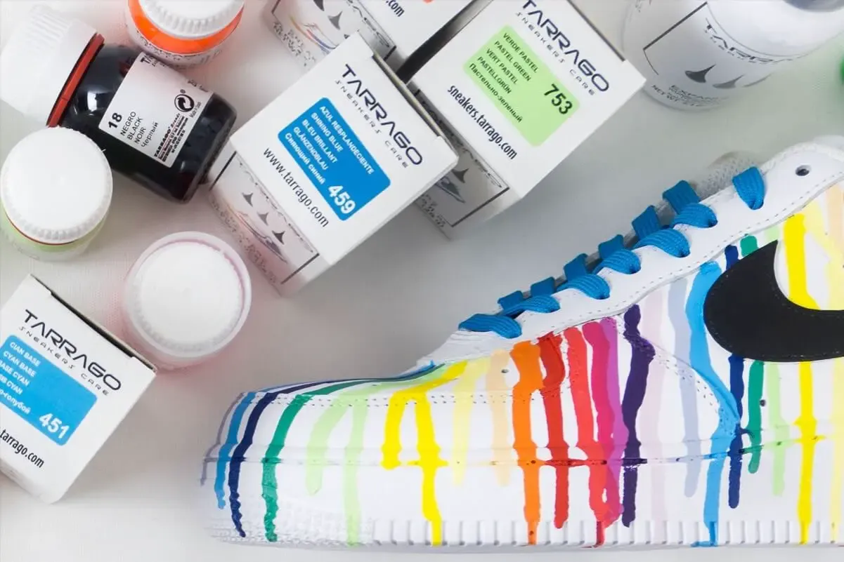 Rodzaje farb do obcas&oacute;w sk&oacute;rzanych i plastikowych