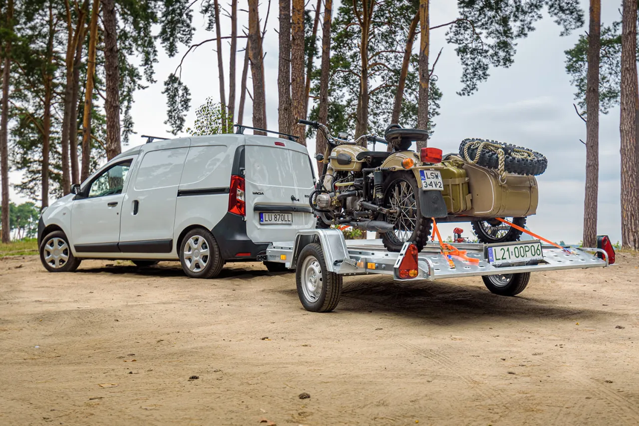 transport motocykla przyczepa laweta bus bagażnik