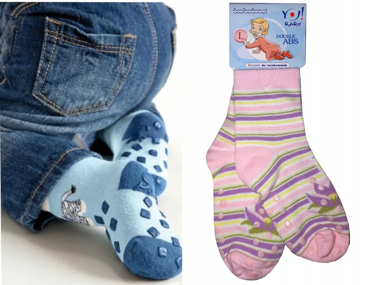 dziecko w skarpetkach 13/15, noworodek skarpetki, małe st&oacute;pki dziecka
