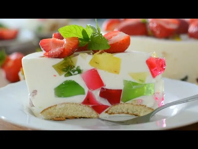 galaretka w płaskim naczyniu