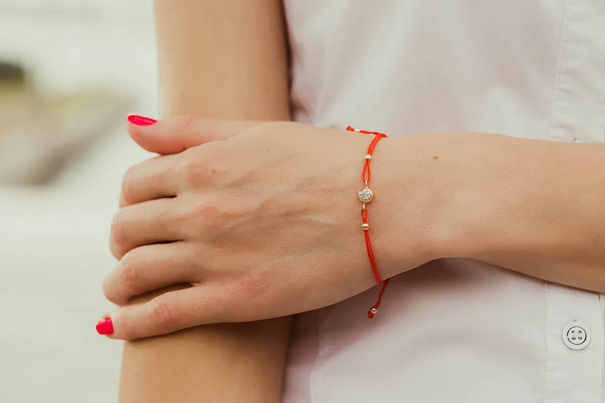 jak zawiązać czerwoną nitkę bransoletkę szczęścia krok po kroku