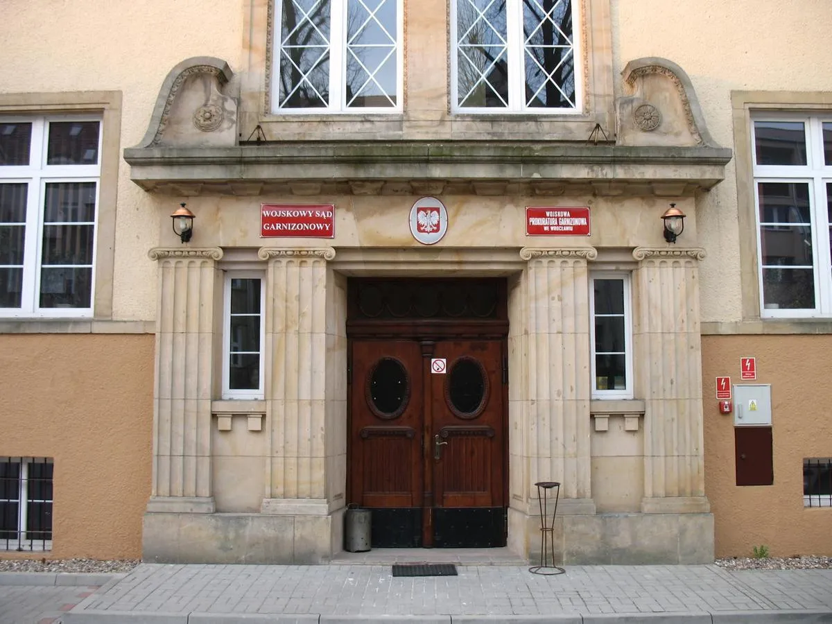 sąd wojskowy budynek