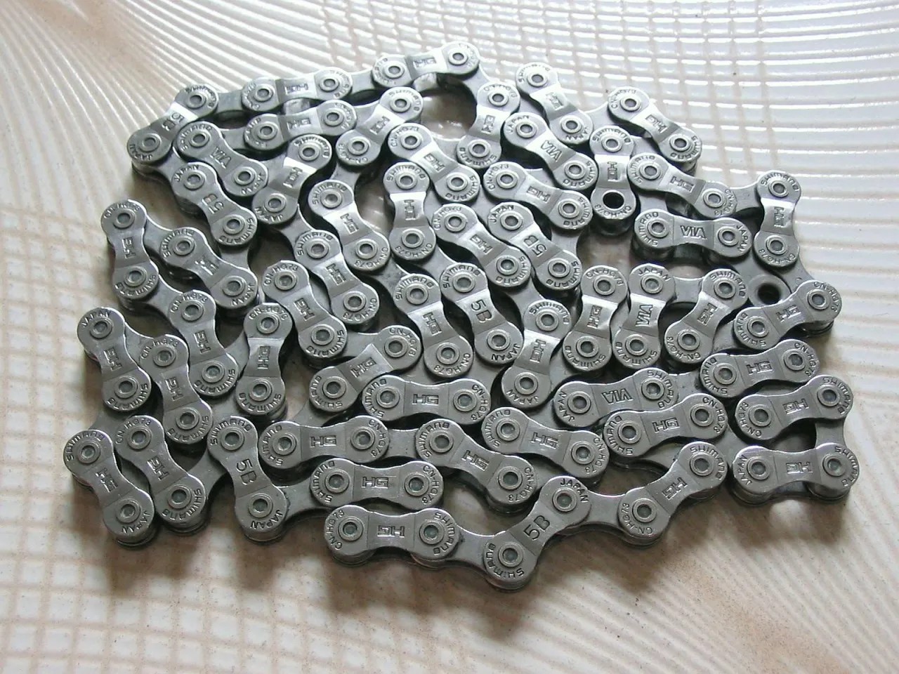 łańcuchy rowerowe r&oacute;żne typy i ceny