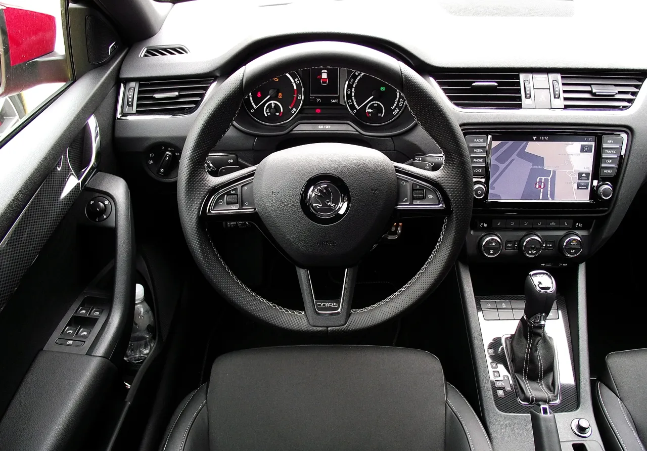 Skoda Octavia 3 wnętrze kokpit