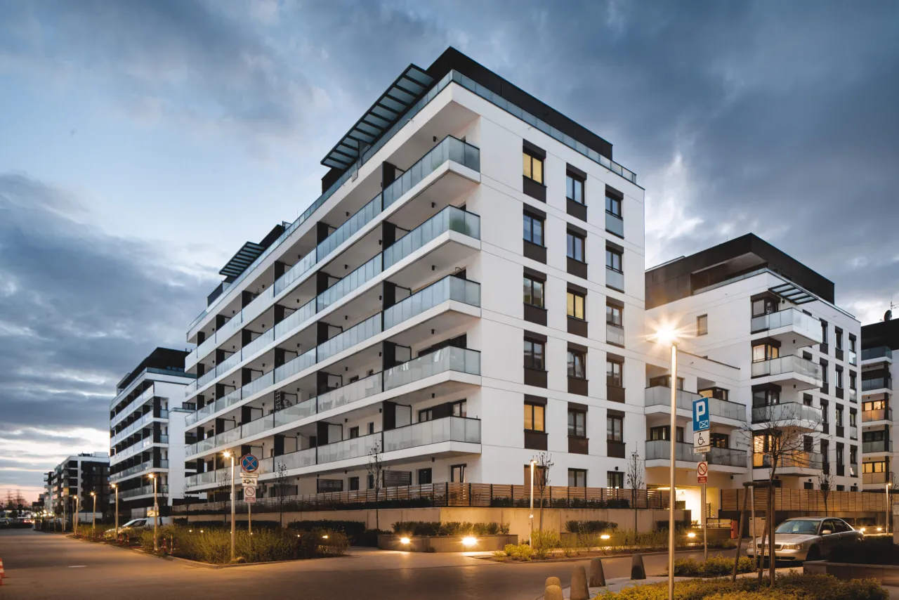 Różne rodzaje nieruchomości i budynków mieszkalnych