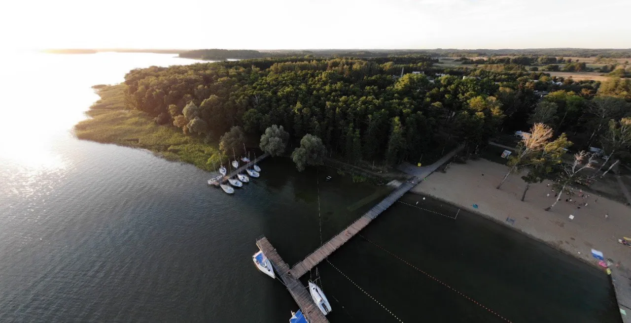 Zdjęcie Jezioro Białe Pomorskie - Odkryj piękno i atrakcje tego miejsca