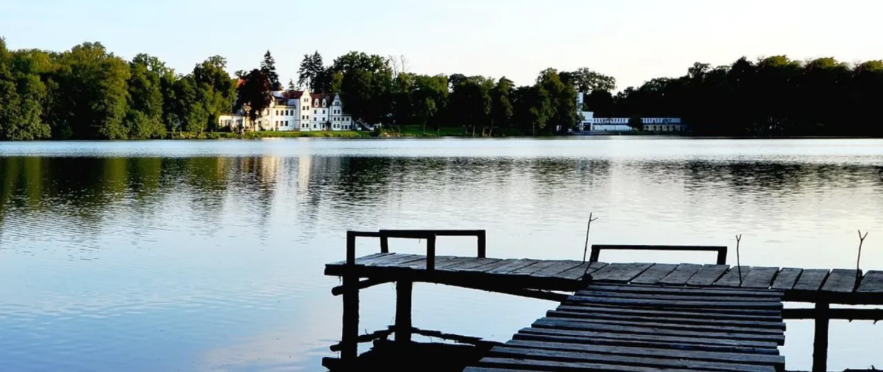 Romantyczny zachód słońca nad morzem Zachodniopomorskie