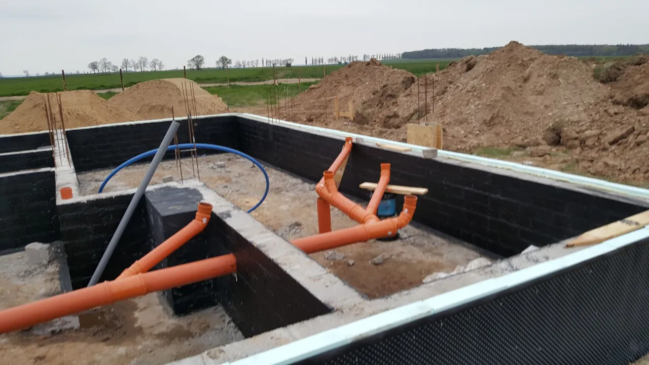 Instalacja kanalizacyjna w fundamentach
