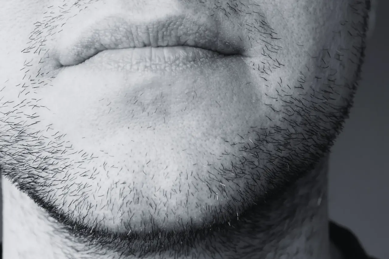 kilkudniowy zarost różne długości milimetry