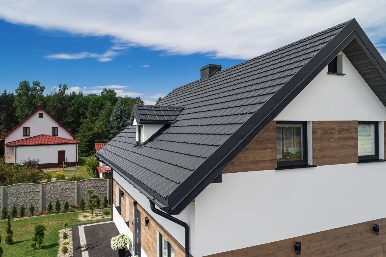 Dopasowanie koloru elewacji do dachu i okien