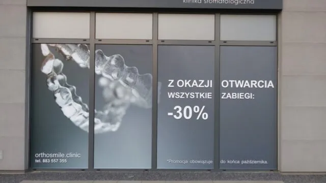przykłady oklejania witryn i samochodów warszawa