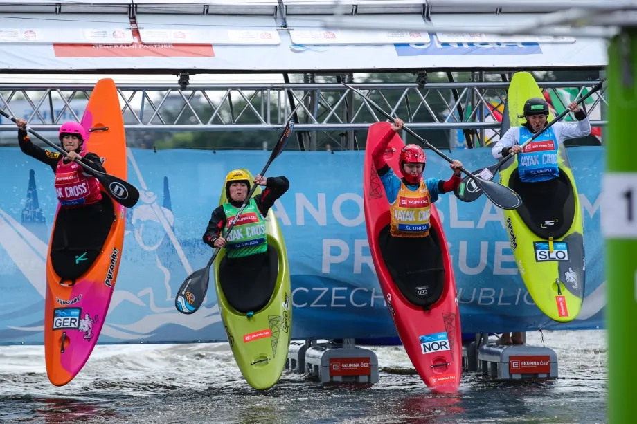 Kayak Cross start z rampy