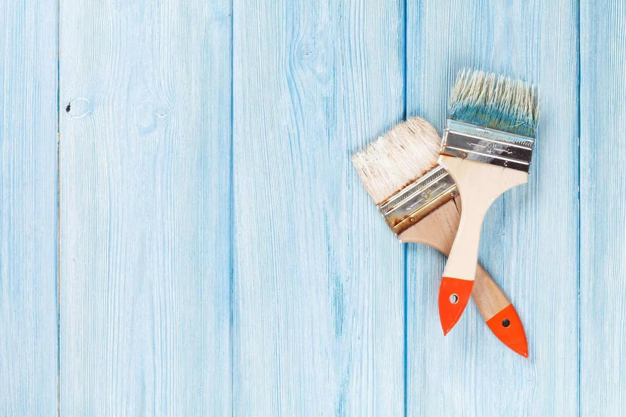 porównanie farb akrylowych i alkidowych do drewna