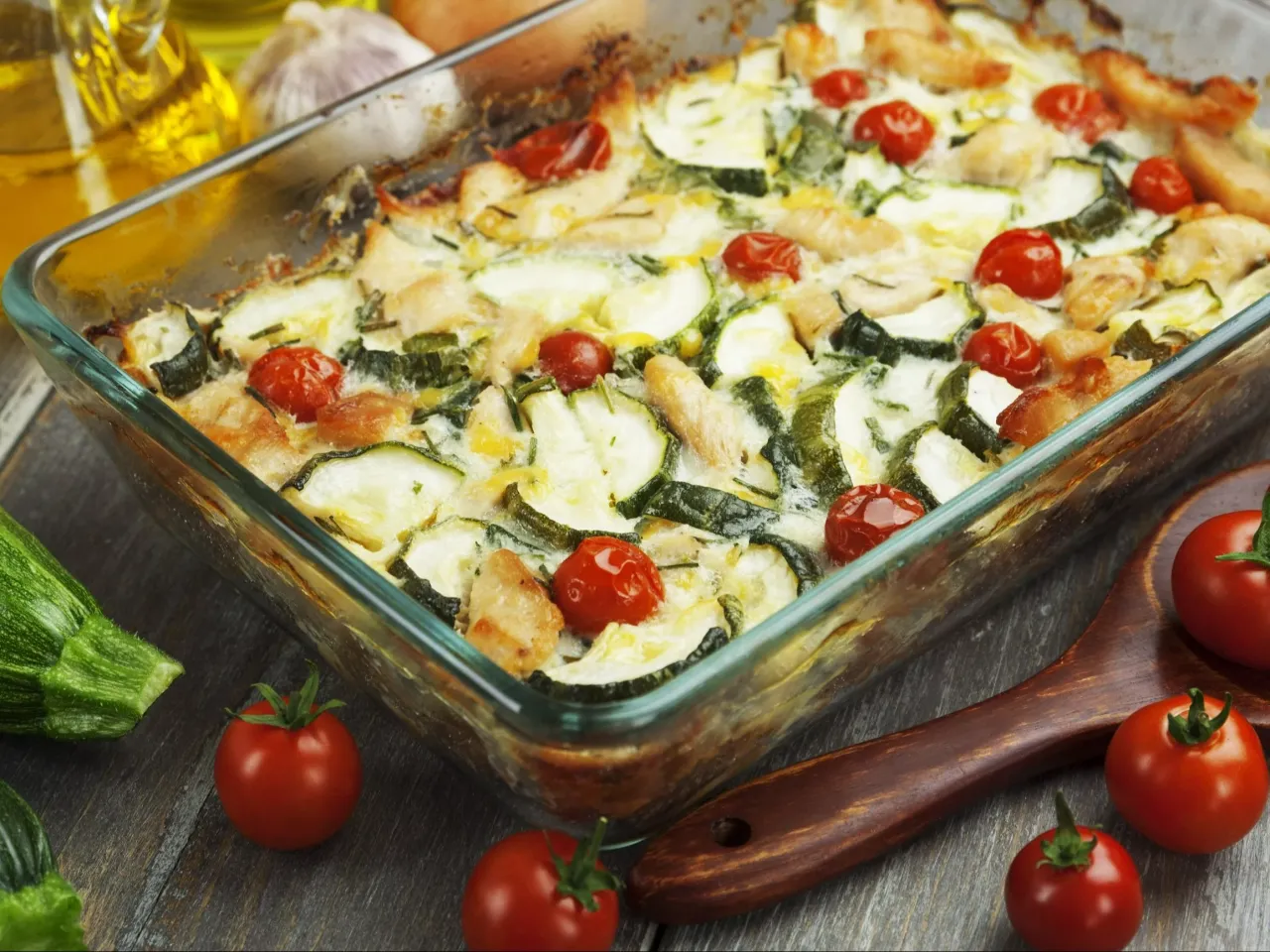 dietetyczna zapiekanka z cukinii kurczakiem