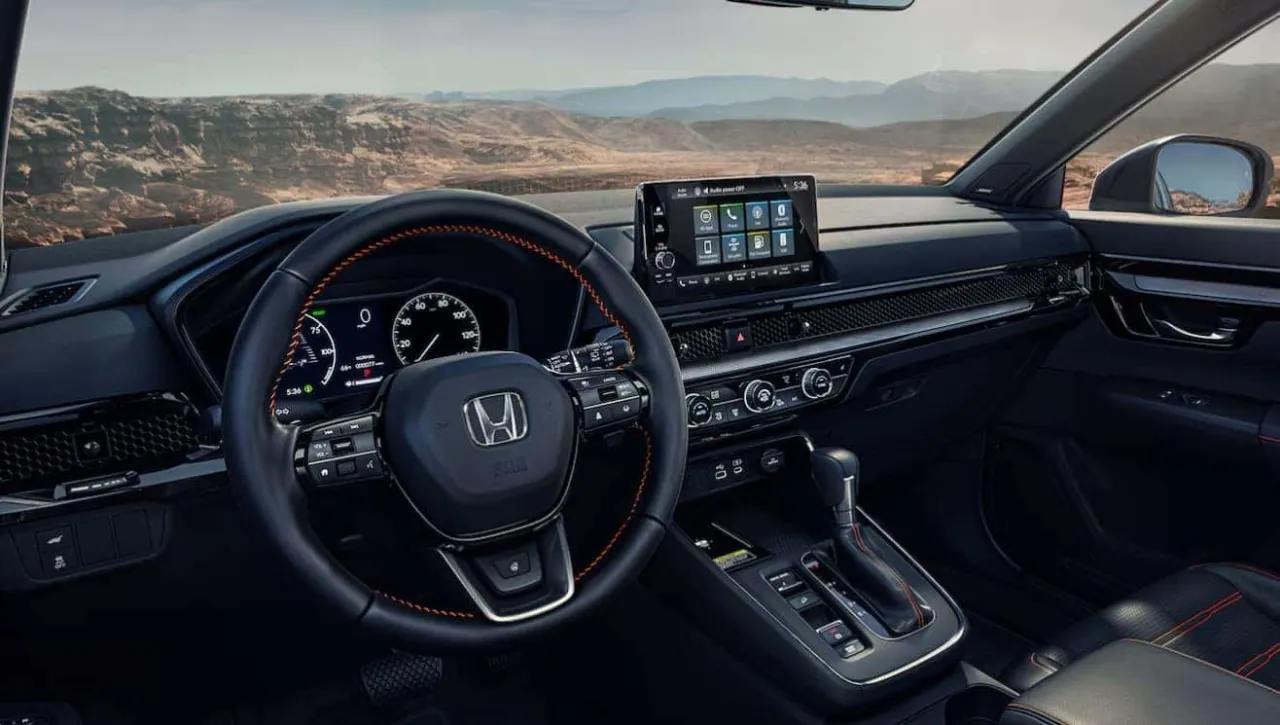 Wnętrze nowej Hondy CR-V 2025 kokpit