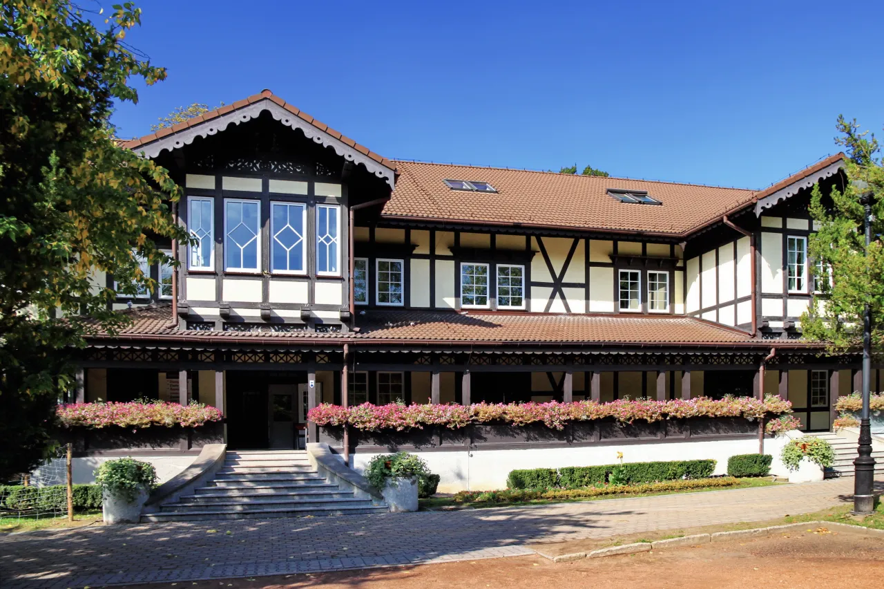 Park Zdrojowy Jastrzębie-Zdr&oacute;j Dom Zdrojowy