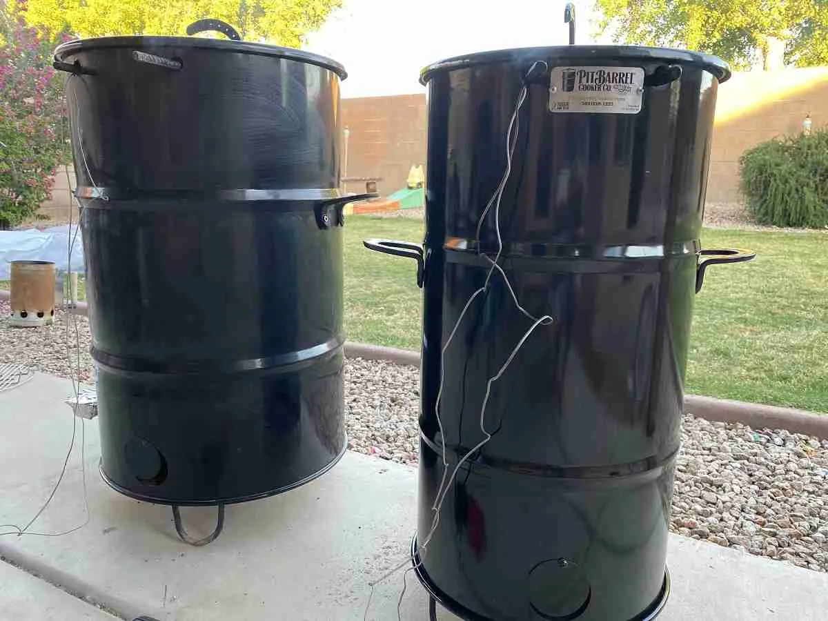 Grill z beczki przekształcony w wędzarnię (Ugly Drum Smoker)