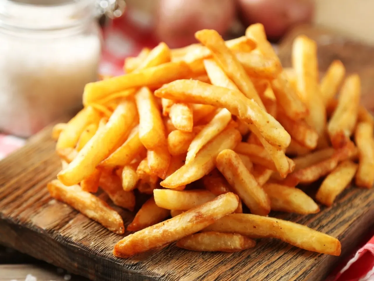 Porównanie frytek smażonych i pieczonych