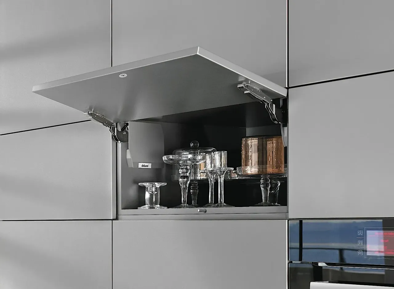 nowoczesne systemy podnośnik&oacute;w do szafek kuchennych