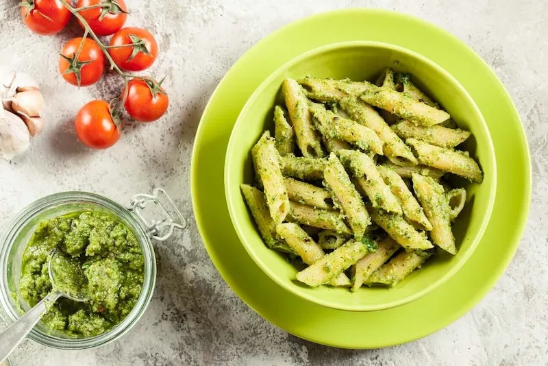 składniki na pesto z pietruszki