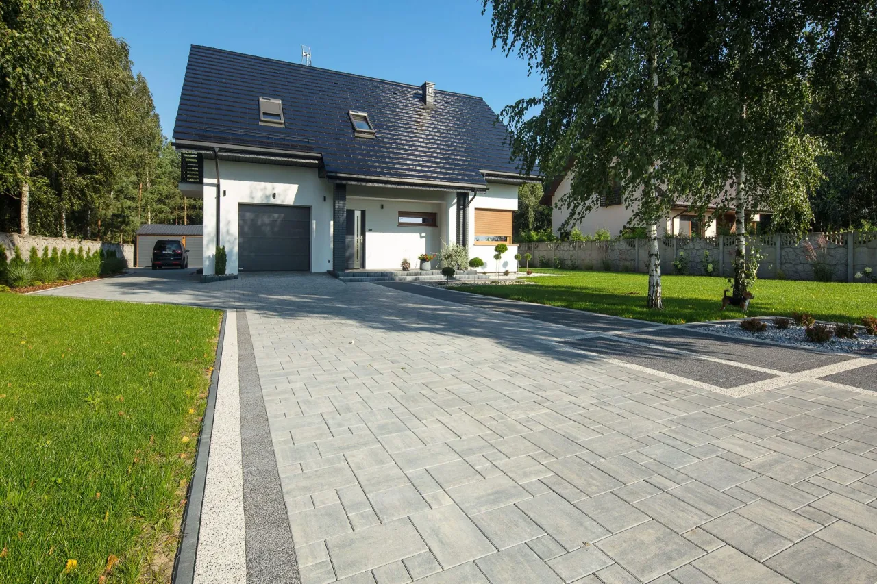 rodzaje podjazdów betonowych i z kostki