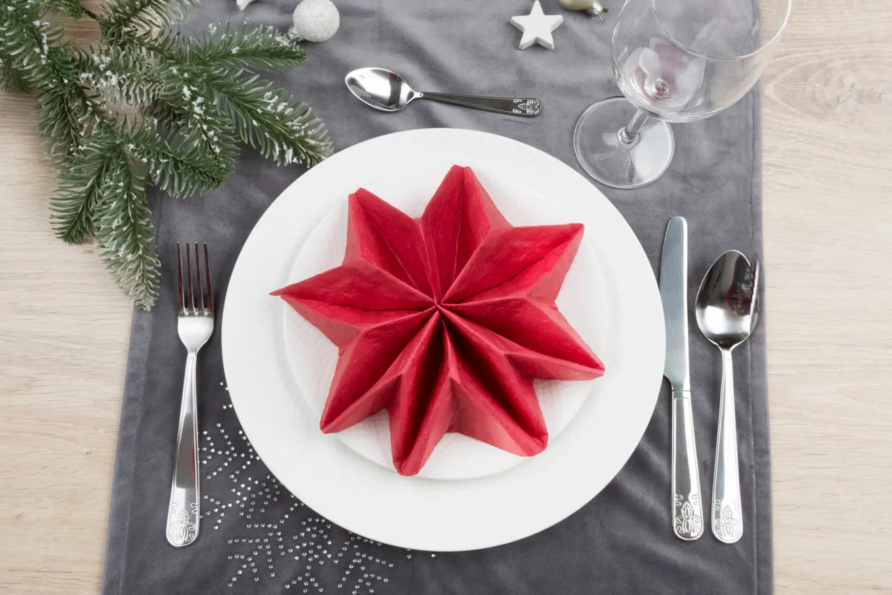 dekoracje stołu serwetki święta