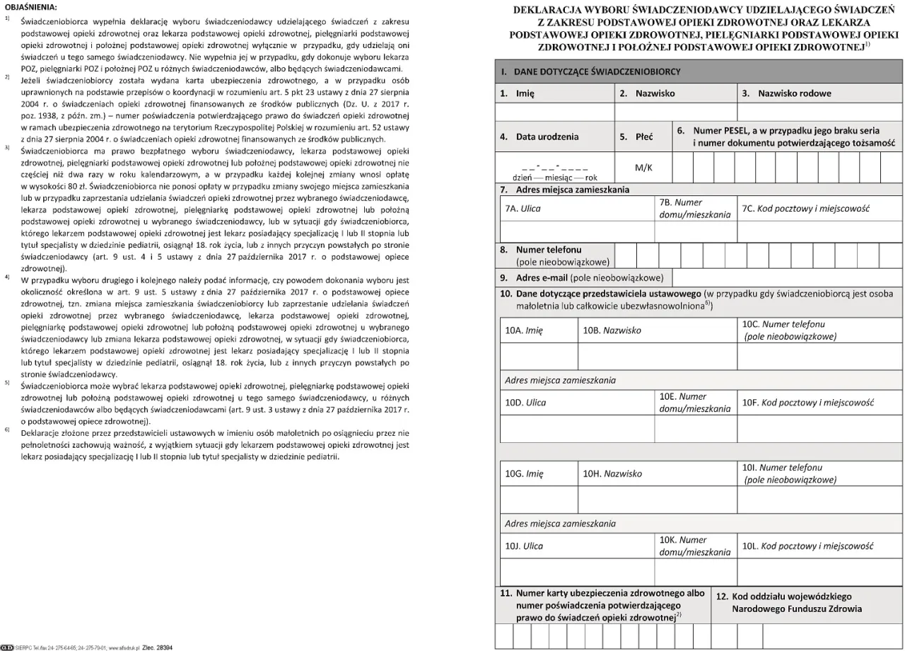 Pacjent wybiera lekarza POZ na komputerze