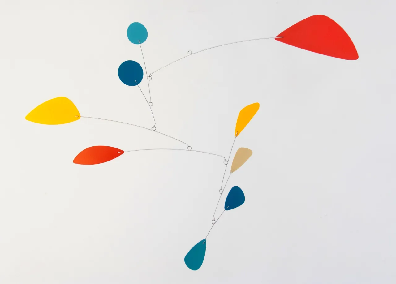 Alexander Calder mobil rzeźba kinetyczna przykłady