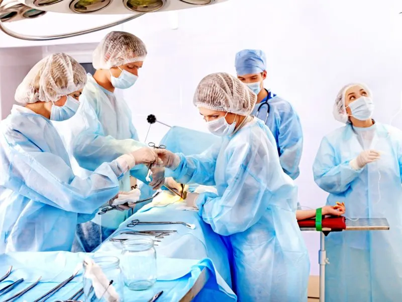 szpital publiczny chirurgia, prywatna klinika medycyny estetycznej