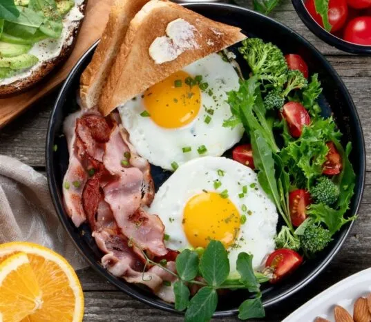 Różnorodne zdrowe śniadania na odchudzanie