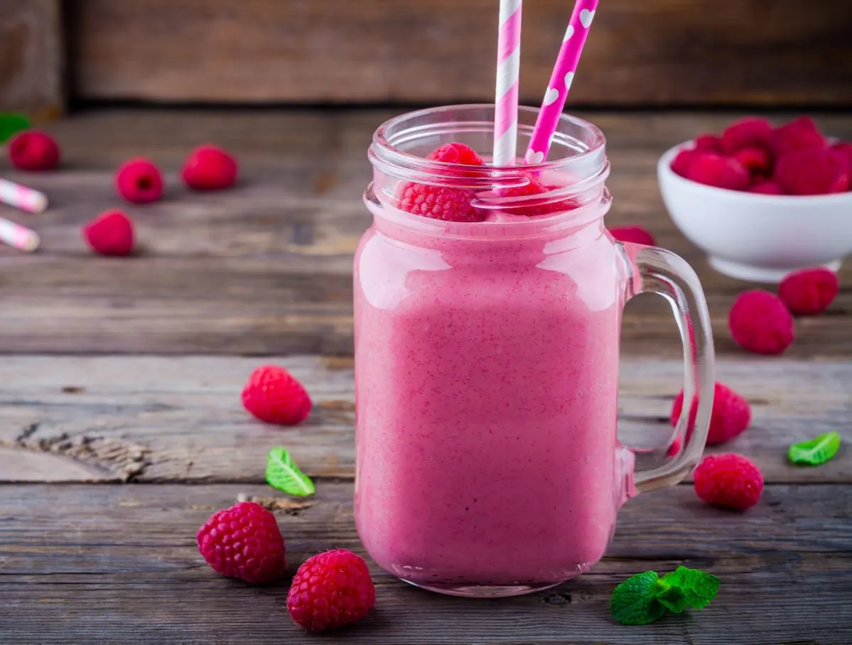 koktajl malinowy klasyczny przepis